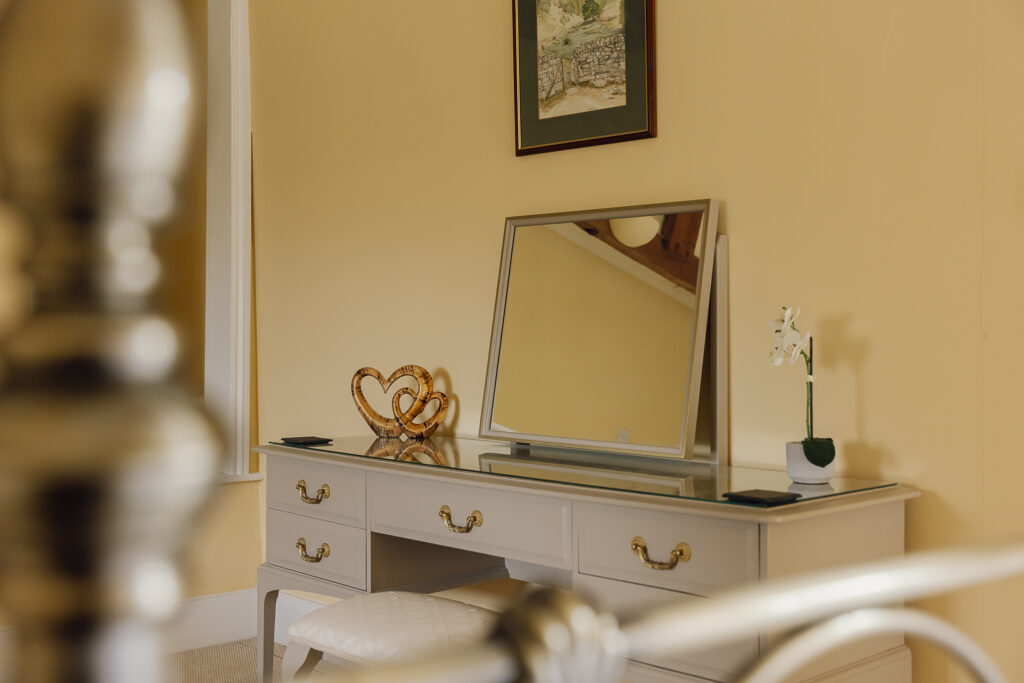 Dressing table