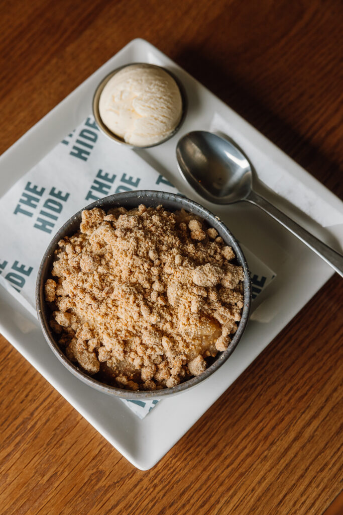 Apple crumble with vanilla ice cream