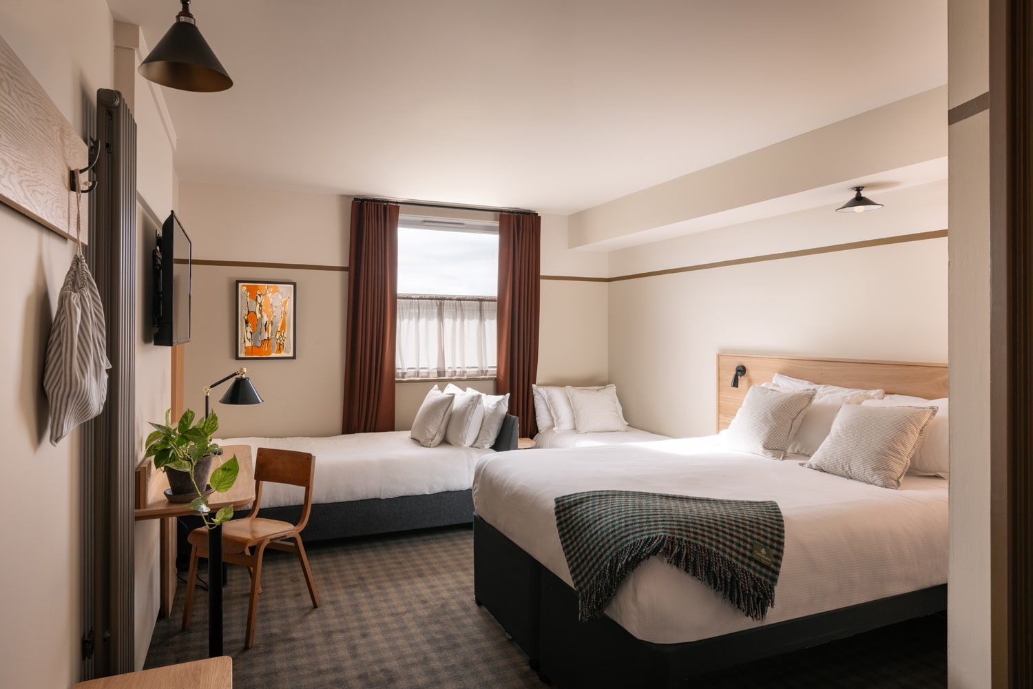 Double bed room with two single beds